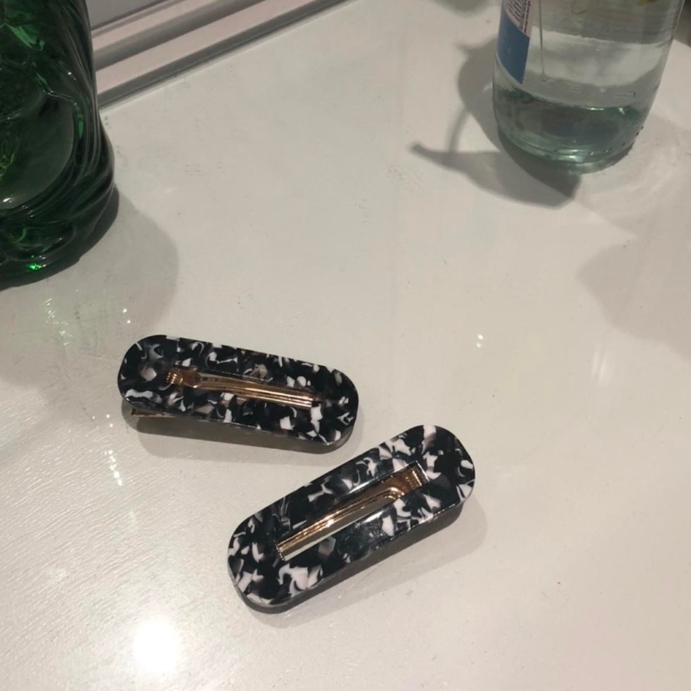 Resin hair barrettes